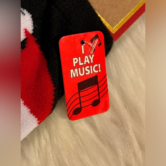 Christmas Santa Long Socks with musical Santa’s - Picture 4 of 4